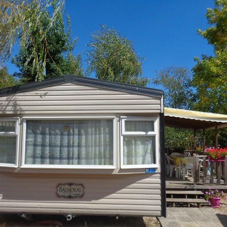 Mobil-Home Corinne Rastel -Le Domaine De Dugny Onzain Exterior photo